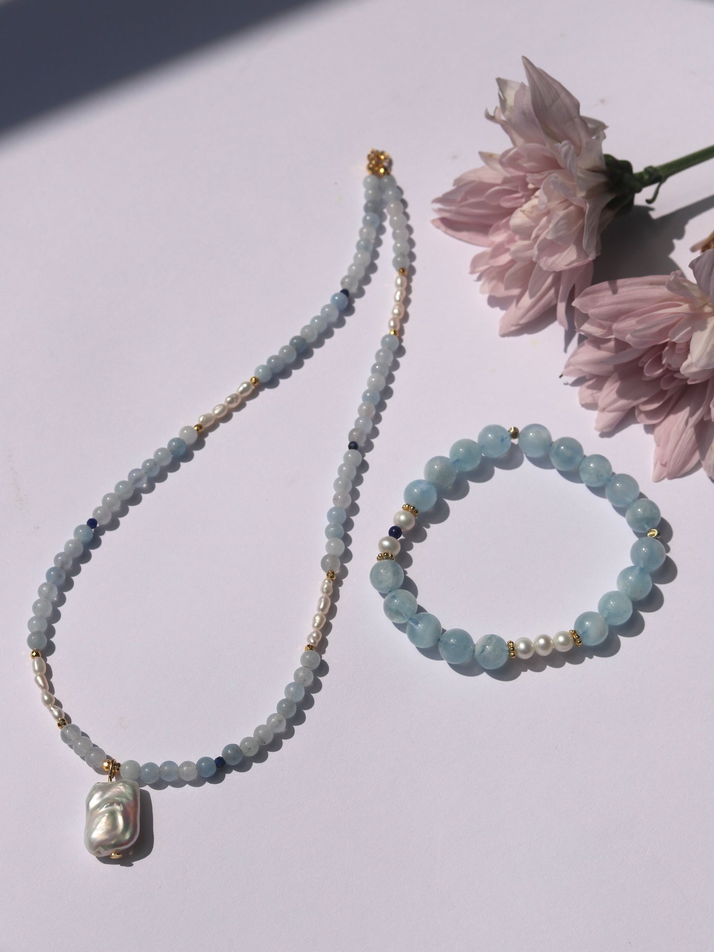 【Element Wasser】Halskette mit Aquamarin, Lapislazuli & Perlen｜Fließende Harmonie