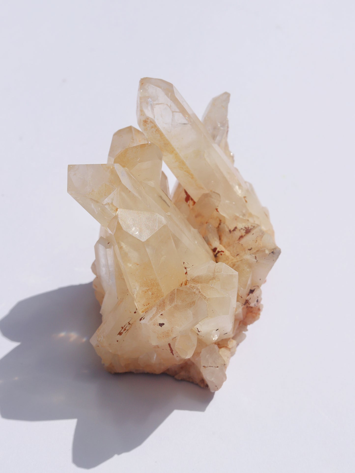 Bergkristall-Cluster mit warmem Schimmer – Naturbelassener Rohkristall