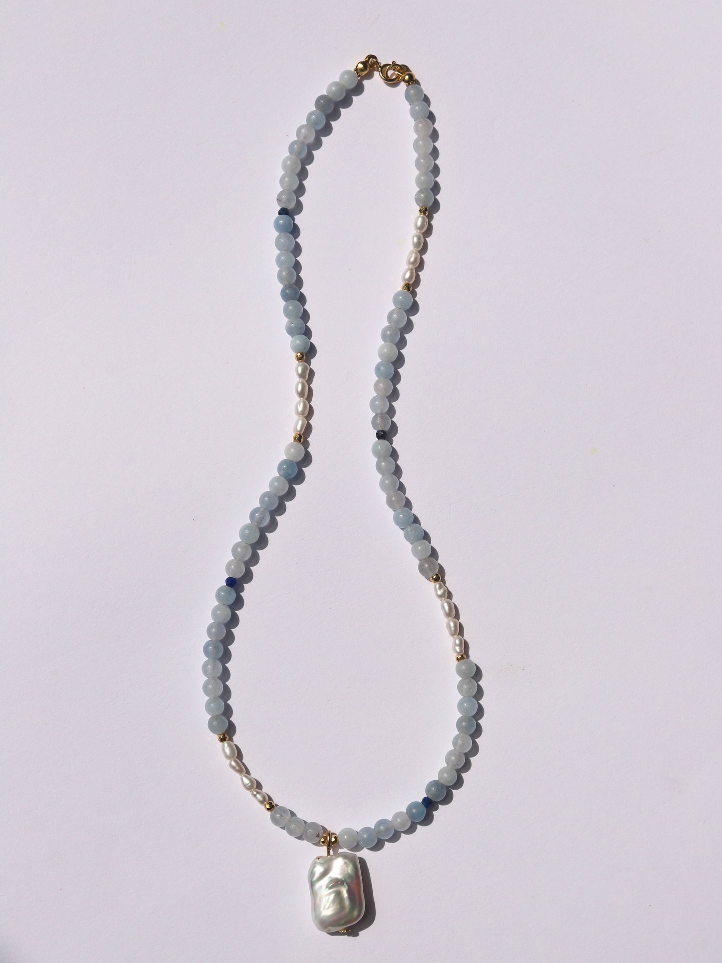 【Element Wasser】Halskette mit Aquamarin, Lapislazuli & Perlen｜Fließende Harmonie