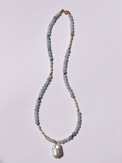 【Element Wasser】Halskette mit Aquamarin, Lapislazuli & Perlen｜Fließende Harmonie