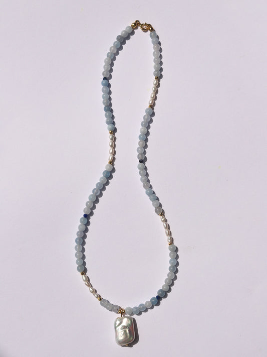 【Element Wasser】Halskette mit Aquamarin, Lapislazuli & Perlen｜Fließende Harmonie