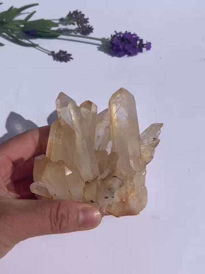 Bergkristall-Cluster mit warmem Schimmer – Naturbelassener Rohkristall